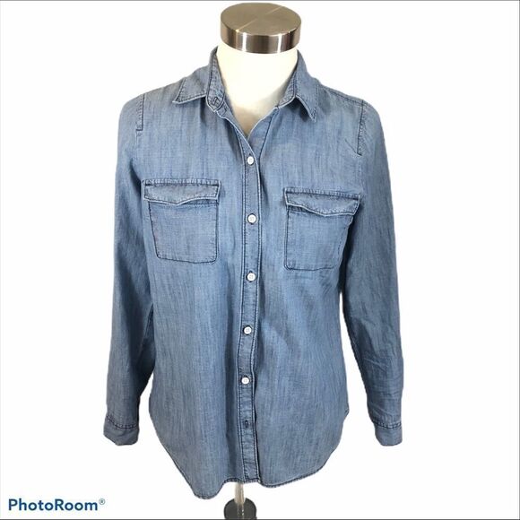 Old Navy Classic Medium Wash Chambray Button Down - Picture 1 of 11